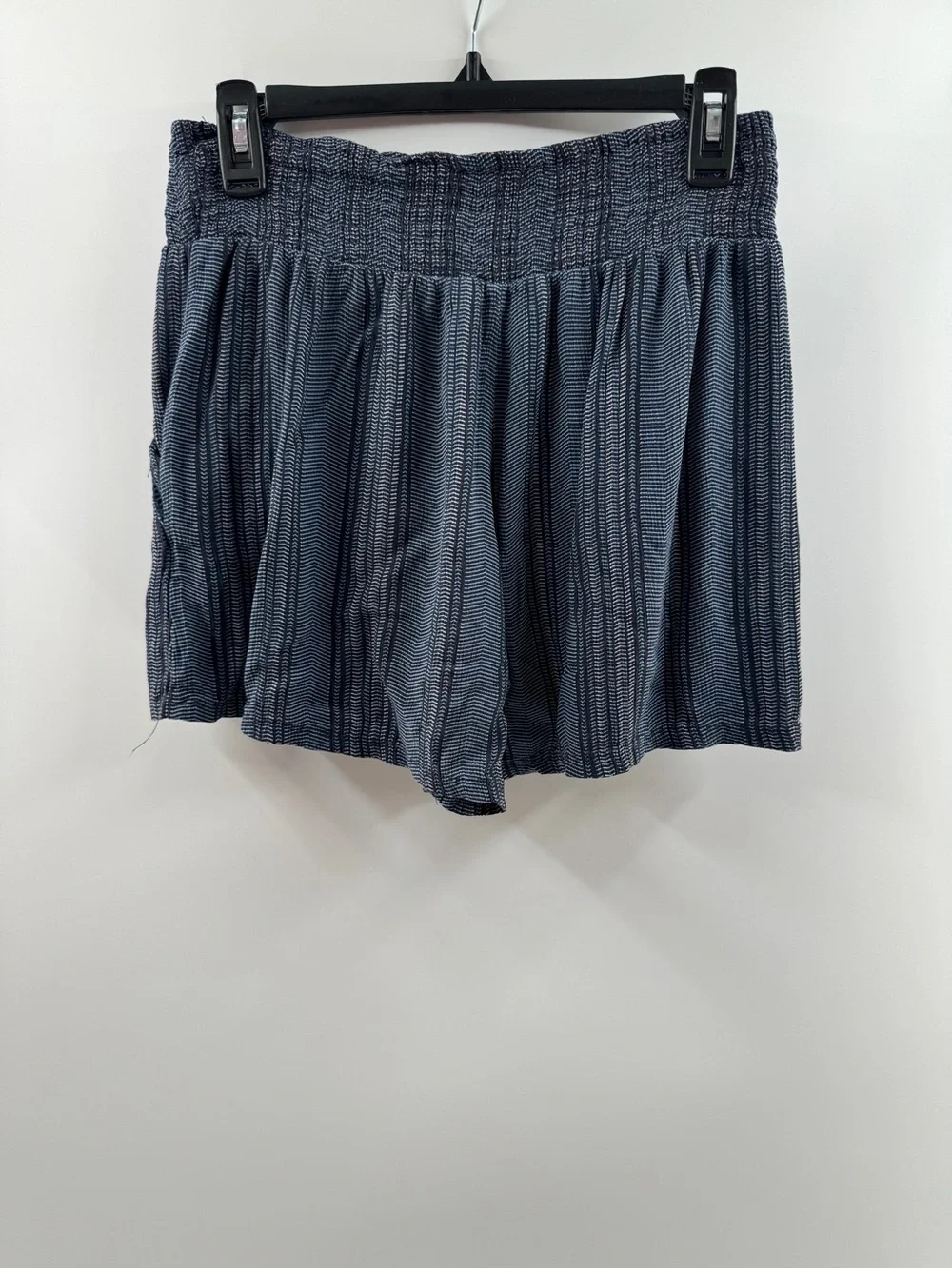 Three Dots Navy Blue Shorts with Pockets – Women’s Medium